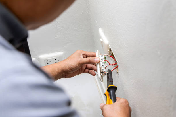 Best Commercial Electrician Services  in New Berlin, WI